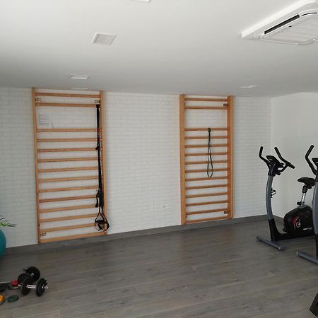 Bajo Con Jardin En Primera Linea De Playa Apartment Malaga Ngoại thất bức ảnh