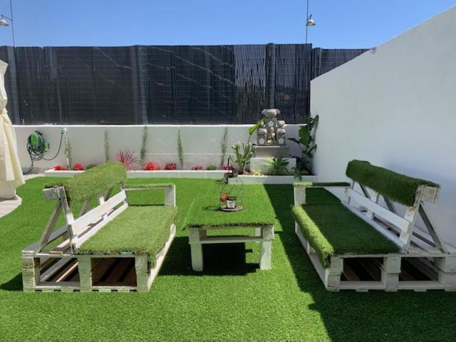 Bajo Con Jardin En Primera Linea De Playa Apartment Malaga Ngoại thất bức ảnh