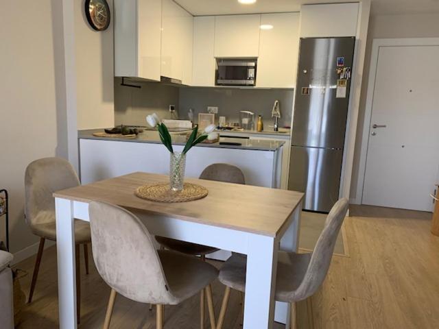 Bajo Con Jardin En Primera Linea De Playa Apartment Malaga Ngoại thất bức ảnh