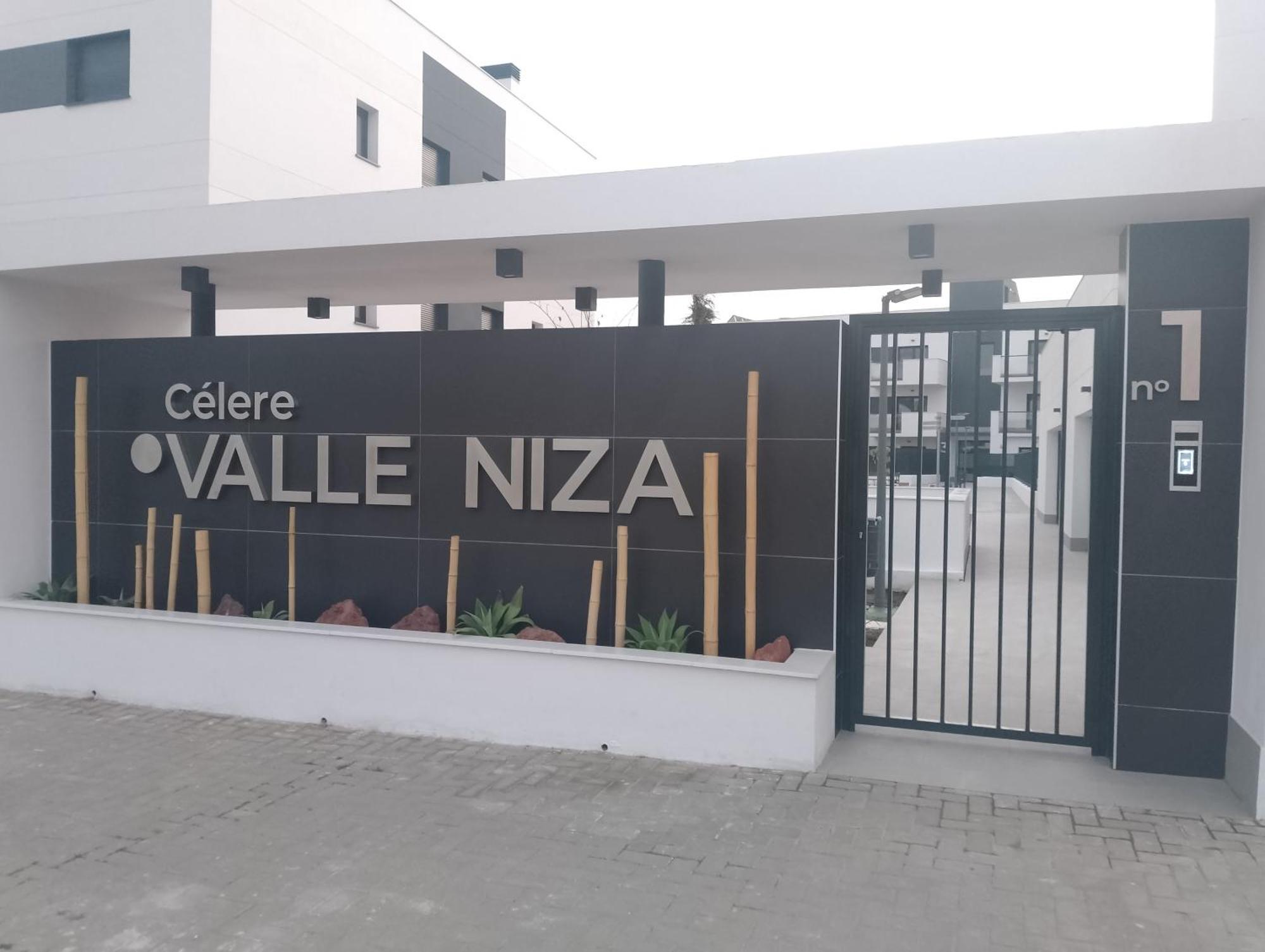 Bajo Con Jardin En Primera Linea De Playa Apartment Malaga Ngoại thất bức ảnh