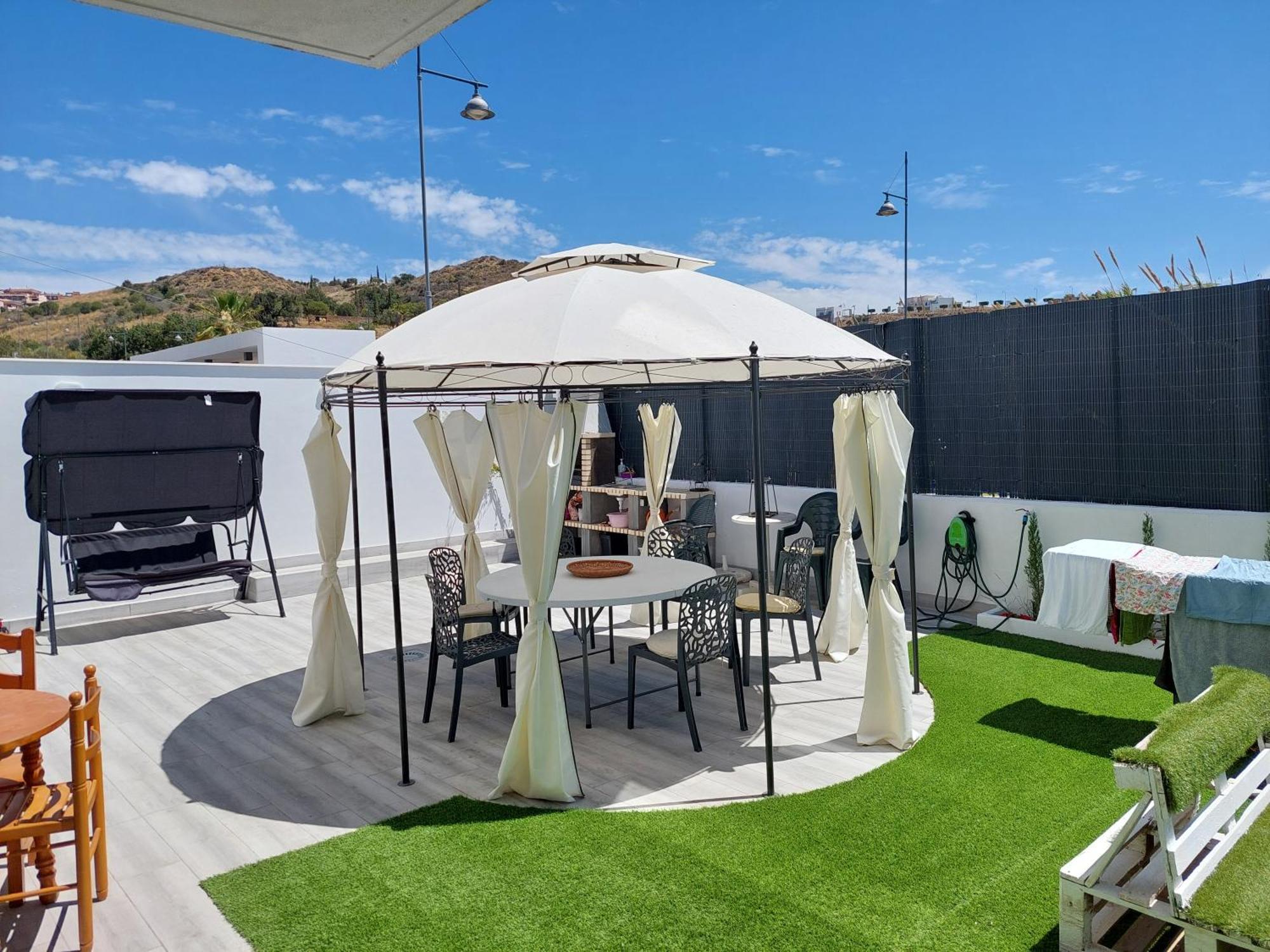 Bajo Con Jardin En Primera Linea De Playa Apartment Malaga Ngoại thất bức ảnh